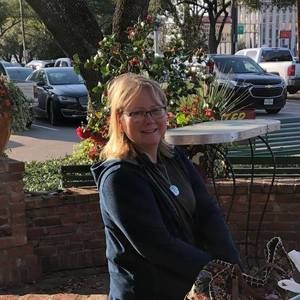 Meet your Posher, Linda